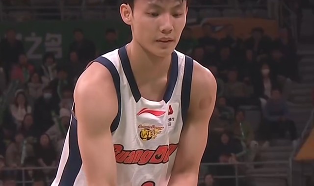 足球178直播在线直播观看-广东3消息！徐杰自曝伤情未愈，朱芳雨引援生变，崔永熙复出推迟