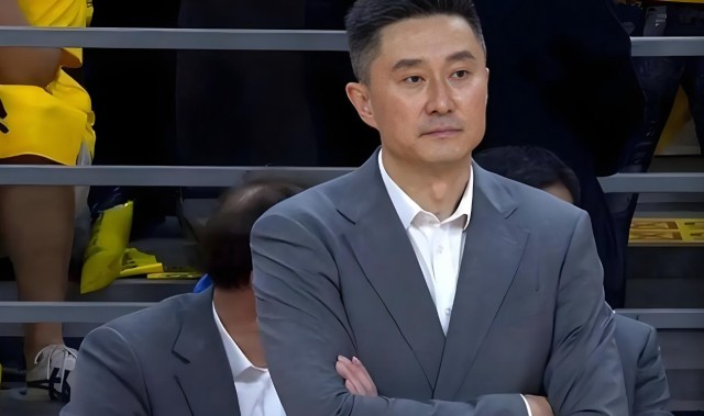 178体育直播在线观看-萨姆纳与杜锋说再见！
